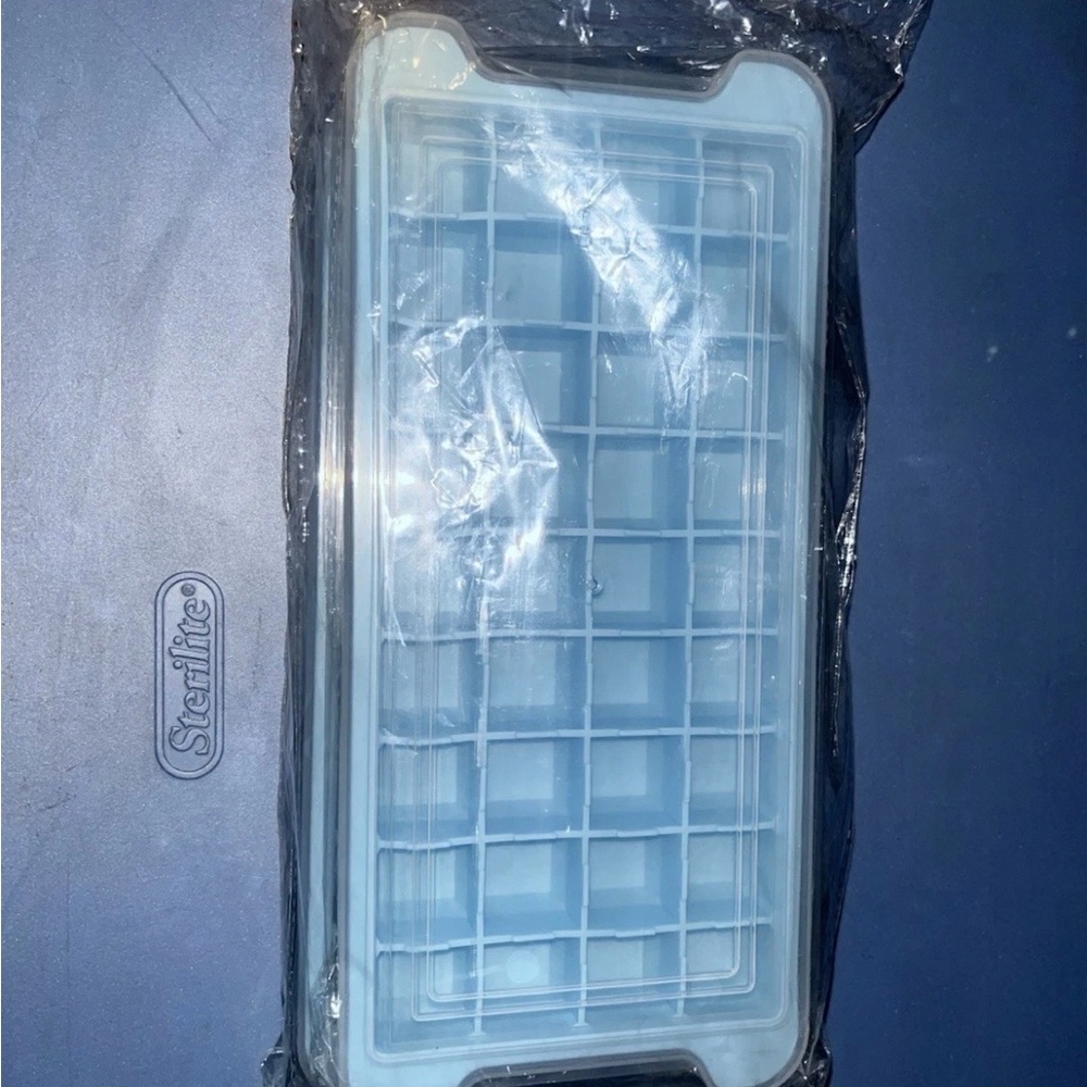 2-Pack Reusable Ice Trays – Brand New – Easy-Release, Durable